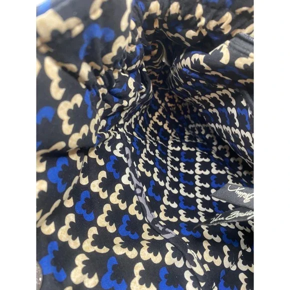 Vera Bradley Quilted Tote‎ Bag Blue Black White Floral Pattern - Picture 4 of 4